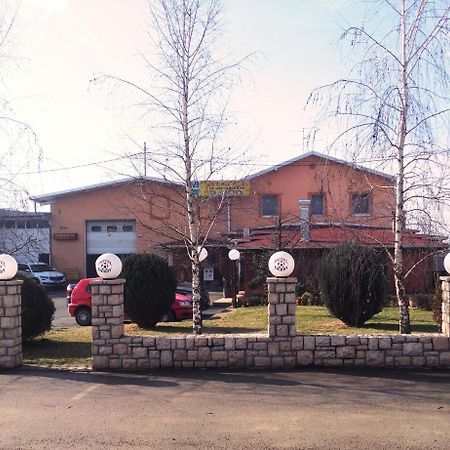 Hotel Derby Orasje Экстерьер фото
