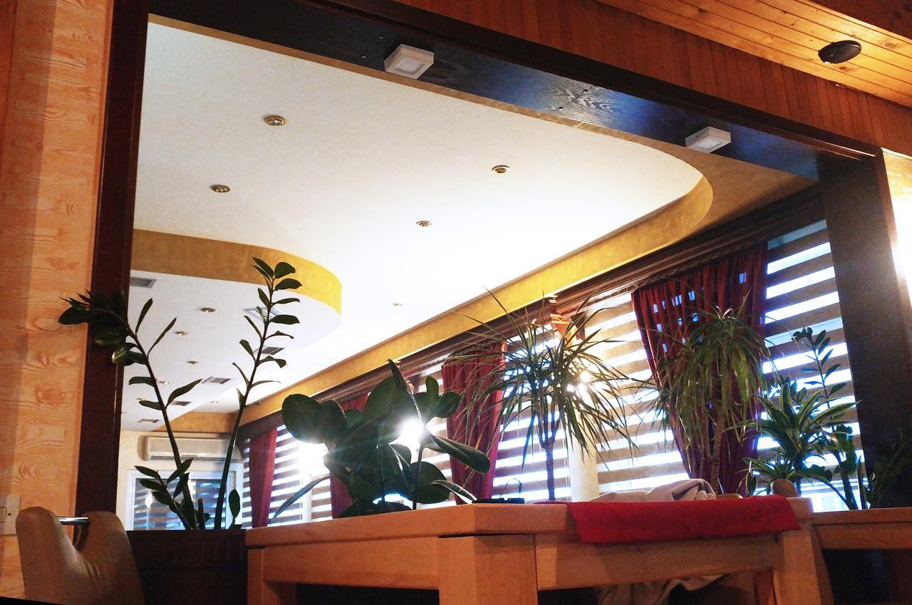 Hotel Derby Orasje Экстерьер фото